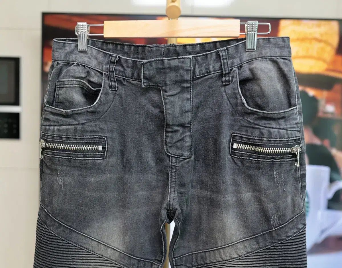 BALMAIN バルマン バイカーデニムパンツ スキニー じゃばら ストレッチ BALMAIN（バルマン）SLIM BIKER JEANS (スリム ストレッチ