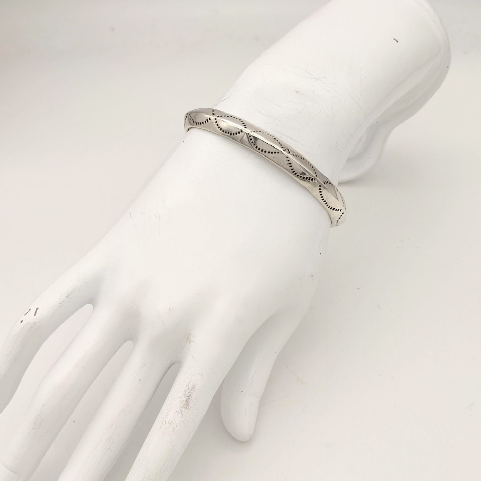 925 デザイン バングル 美品】ウェーブデザインバングル HN刻印 SILVER シルバー925