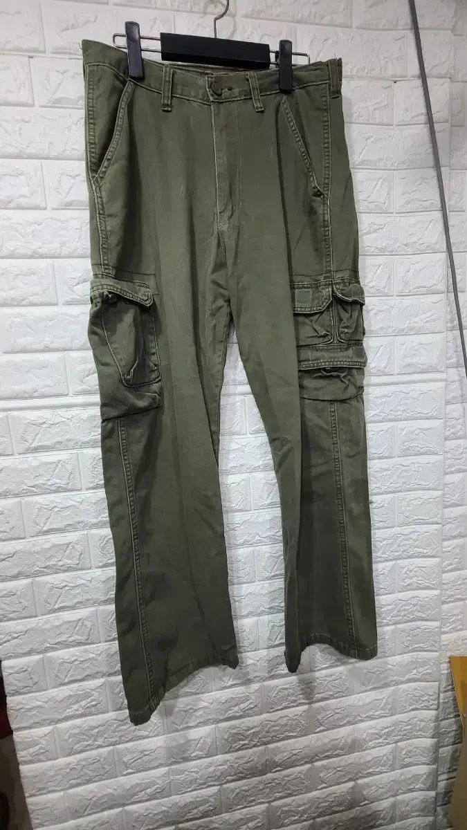 Wrangler(ラングラー) カーゴパンツ