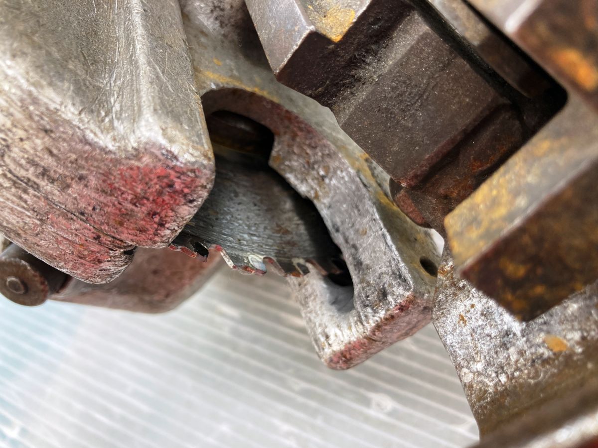 鉄筋直角切断機