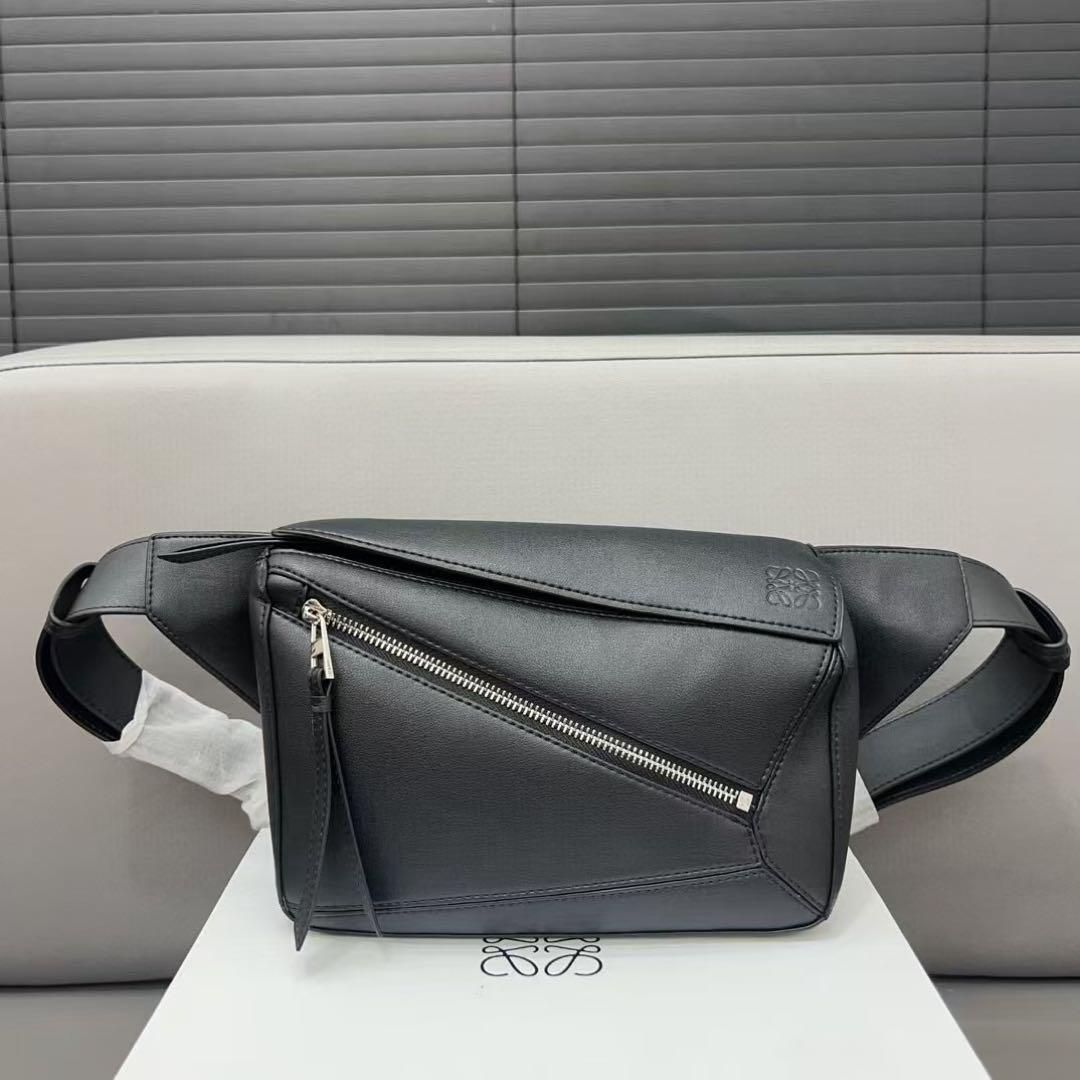 新品_未使用】箱付loewe_ノベルティ_ウエストポーチ_ボディバッグ_黑_  