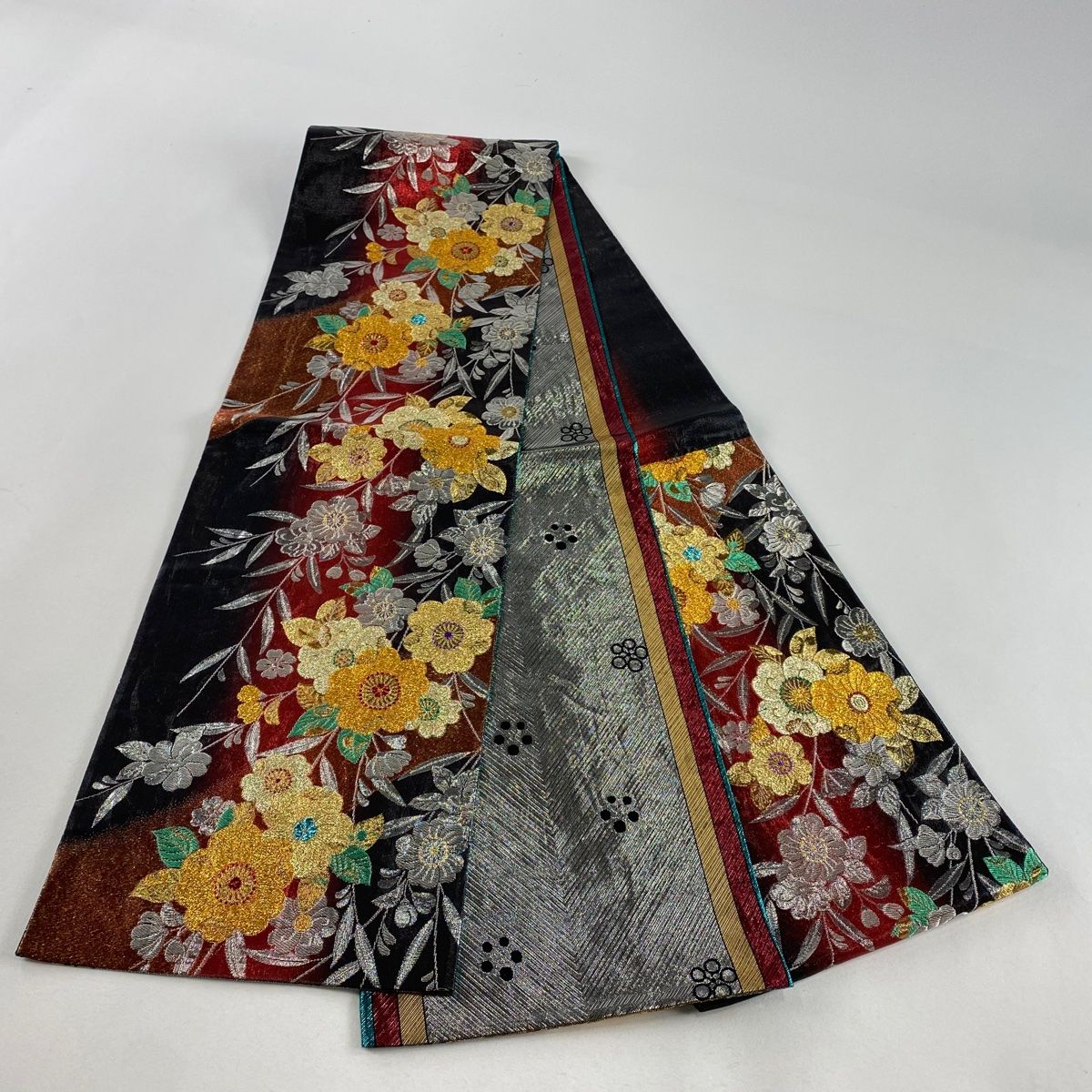 袋帯 秀品 振袖向き 草花 銀糸 箔 赤 六通 正絹 【中古】 - メルカリ