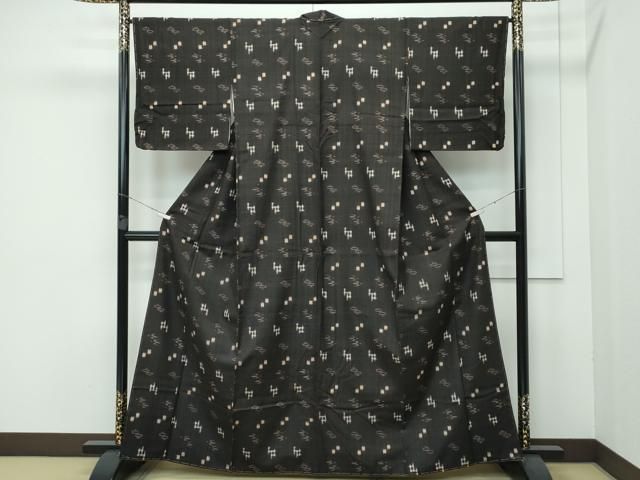 平和屋本店 上 国指定重要無形文化財 本場久米島紬 手織 草木染 泥染 島袋絹子作 証紙付き CZAA3503s5