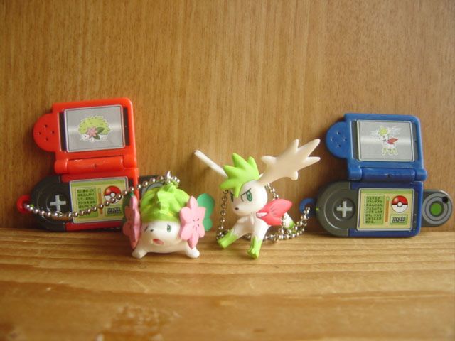 ♯Evc26GBポケモンずかんWマスコットギラティナ登場人気3種