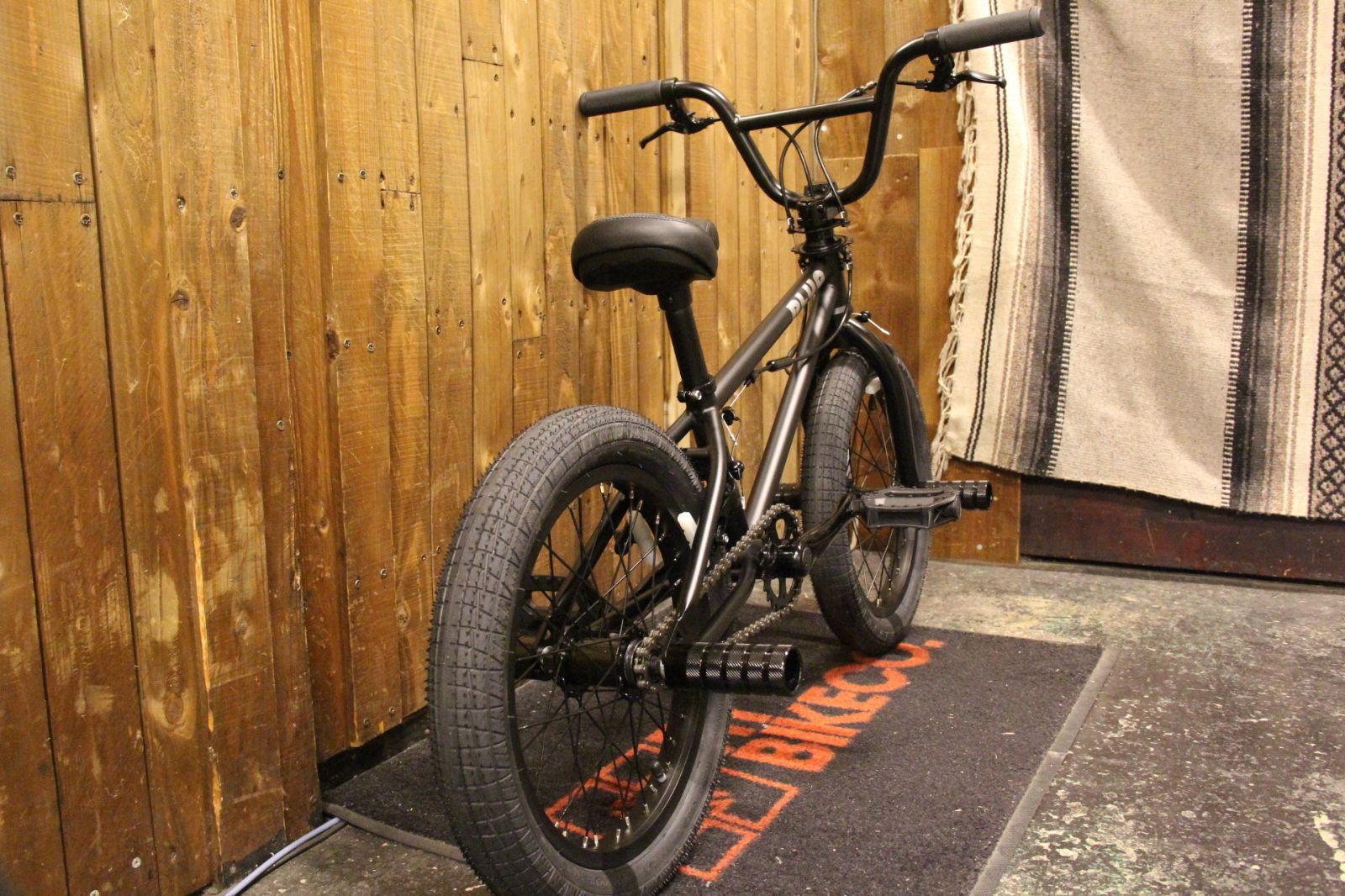 人気の福袋 割引発見 新品、未使用 BMX 16インチ キッズ TNB PLUG 16