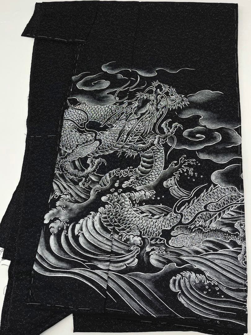 手描き 訪問着 仮絵羽 未仕立て品 パンダ 正絹 八掛付き 舞台衣装 大衆演劇 訪問着 未仕立て品 仮絵羽 銀通し 龍 正絹 八掛付き 大衆演劇 舞台衣装