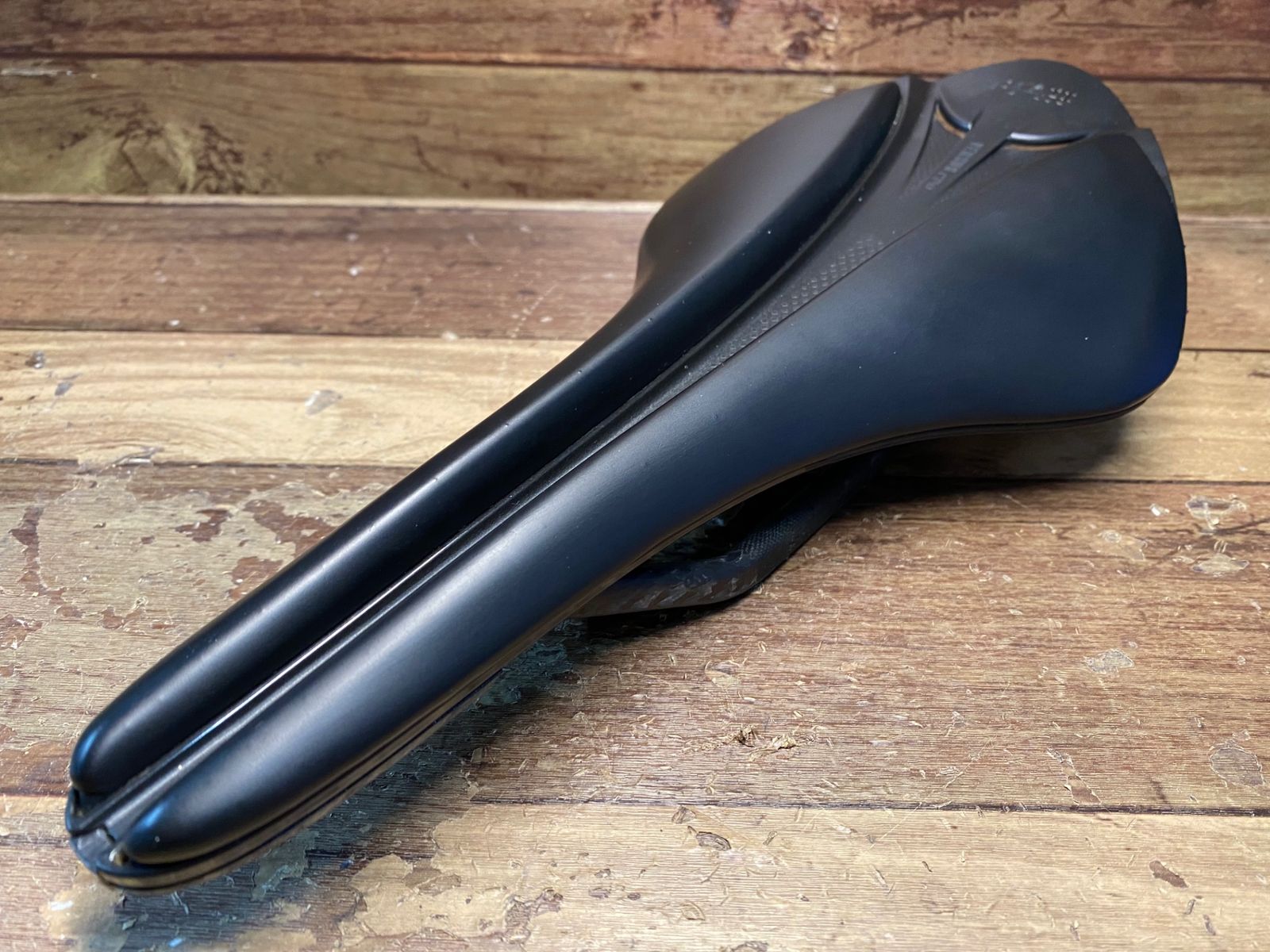 ID108 フィジーク fizik アリオネ ARIONE R1 VERSUS EVO CARBON サドル 