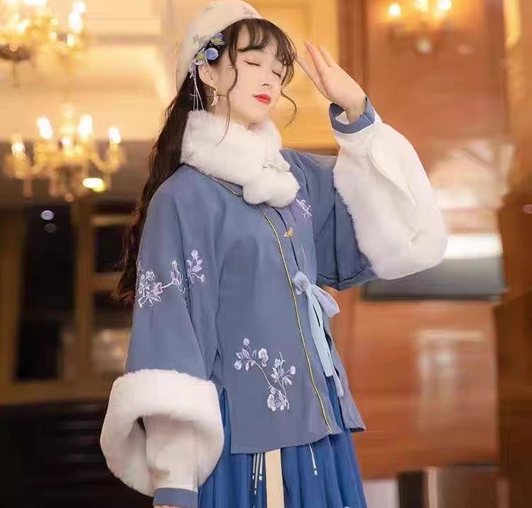 中華漢服 コート(秋冬用③) 1点 - メルカリ 中華漢服 コート(秋冬用③) 1点 - メルカリ
