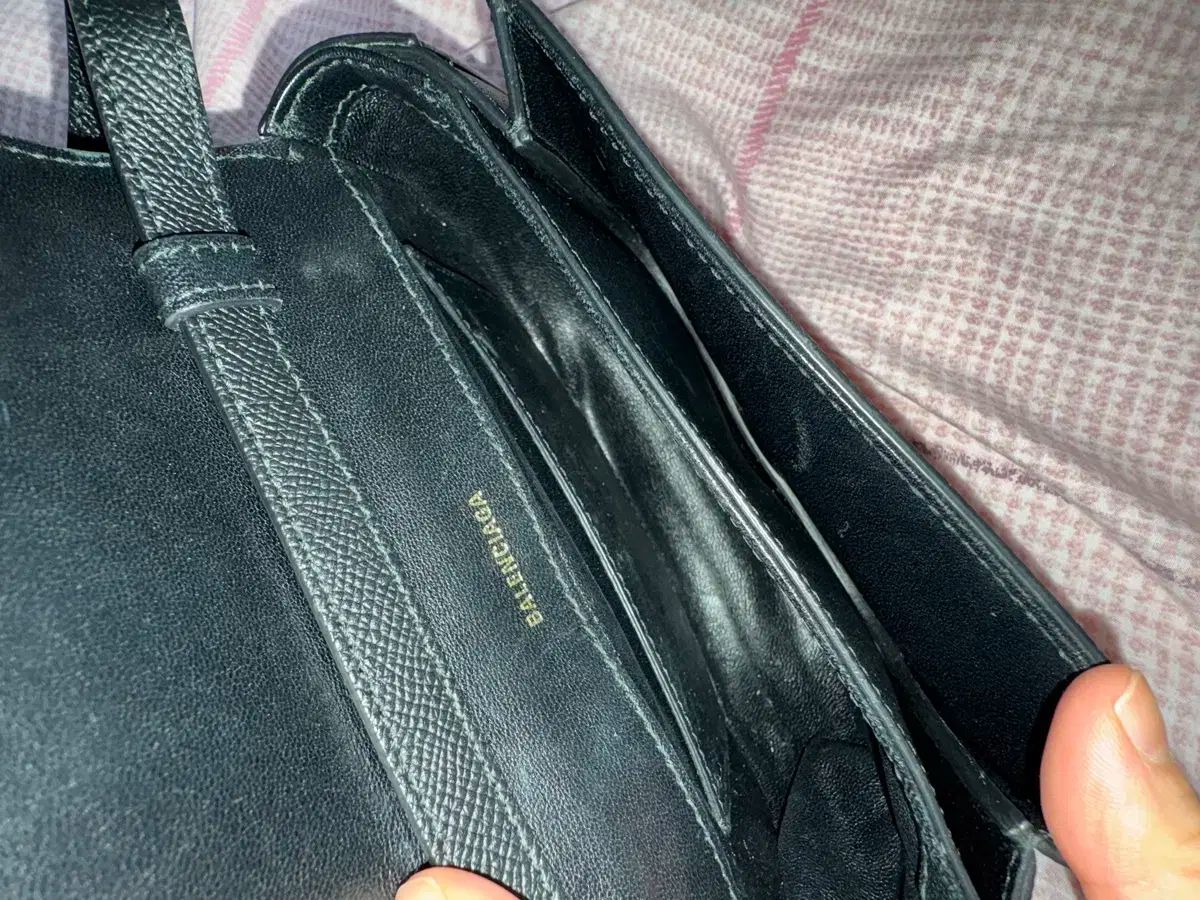 正規品 BALENCIAGA(バレンシアガ) ロゴ クロスバッグ BALENCIAGA 正規品 BALENCIAGA(バレンシアガ) ロゴ クロスバッグ BALENCIAGA