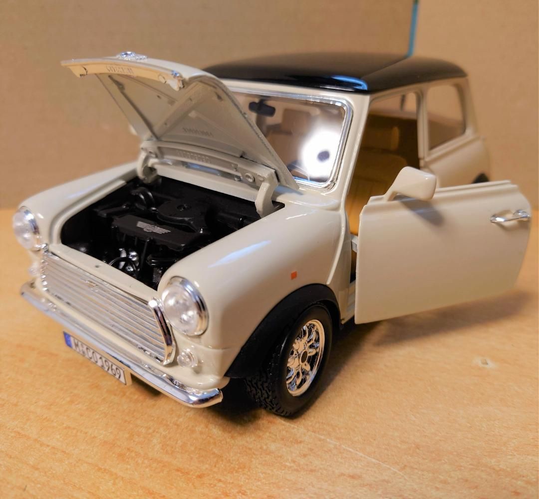 1/18 ミニクーパー Mini Cooper 1969 ダイキャスト製ブラーゴ - メルカリ