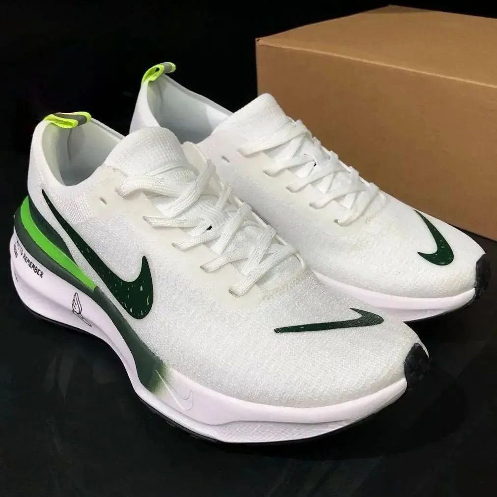 お値下げ中 新品ナイキインヴィンシブルラン3ズームNike Invincible Run 3 Zoom