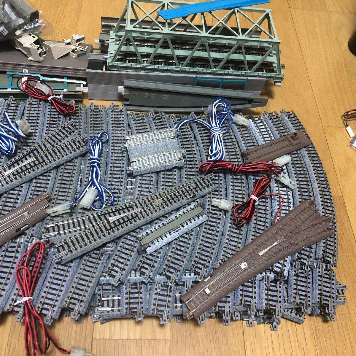 KATO パワーパック 電動ポイント スイッチ 直線　曲線　など 大量 まとめ 20-203 20-202 パワーパック　22-012 KATO パワーパック 22-012 22-010 電動ポイント スイッチ 直線 曲線