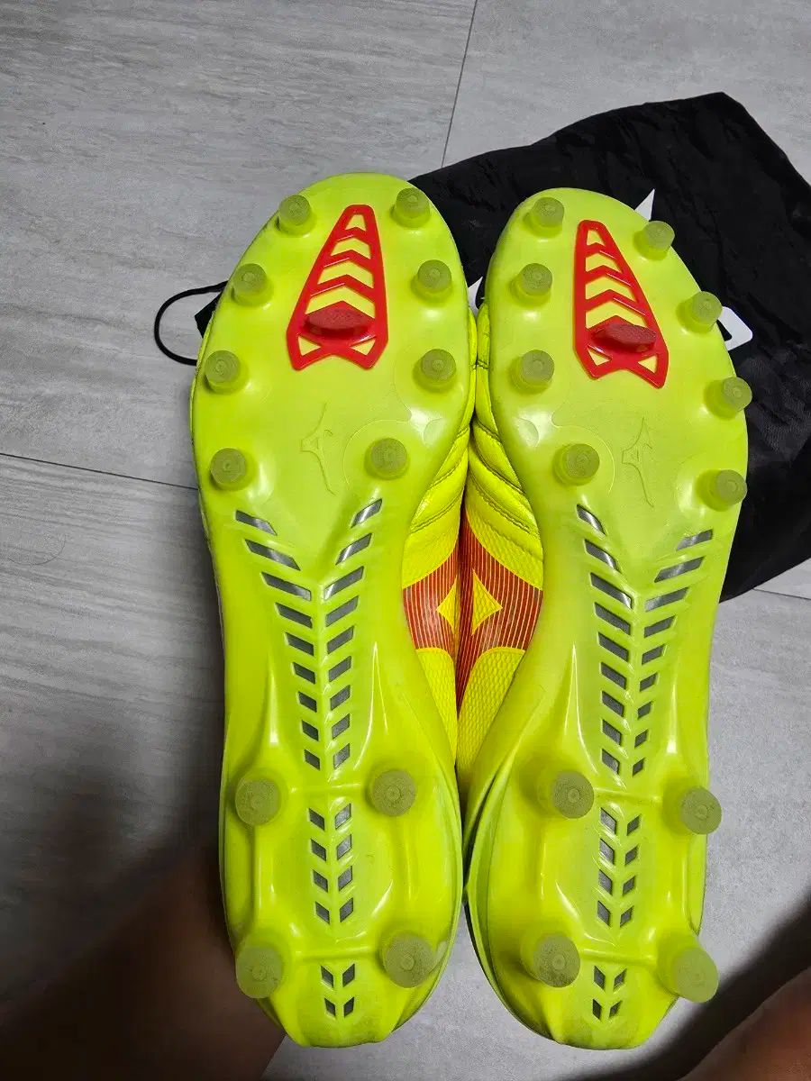 mizuno(ミズノ) サッカーシューズ モレリア ネオ 4 エリート 280 出品