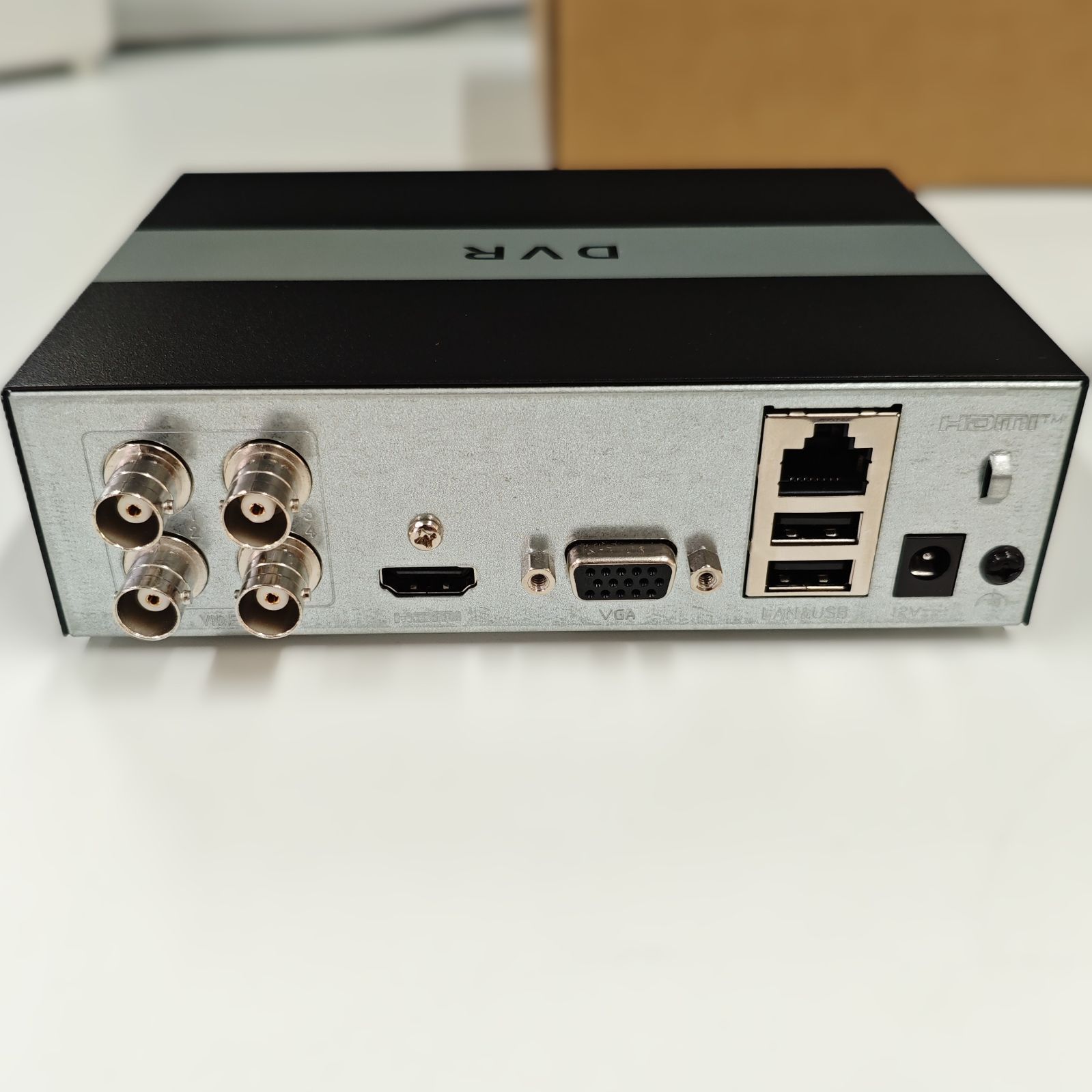 HIKVISION iDS-E04HQHI-D 4チャンネル対応eSSD搭載 小型デジタルレコーダー VDR BNC同軸コネクタ HDMI 1024 GB eSSD マウス付 外