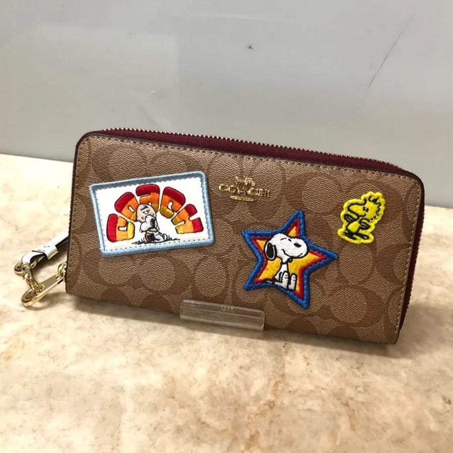 【極美品】コーチ 長財布 スヌーピー シグネチャー ブラウン ラウンドジップ COACH コーチ SNOOPY スヌーピー 長財布 シグネチャー ラウンド
