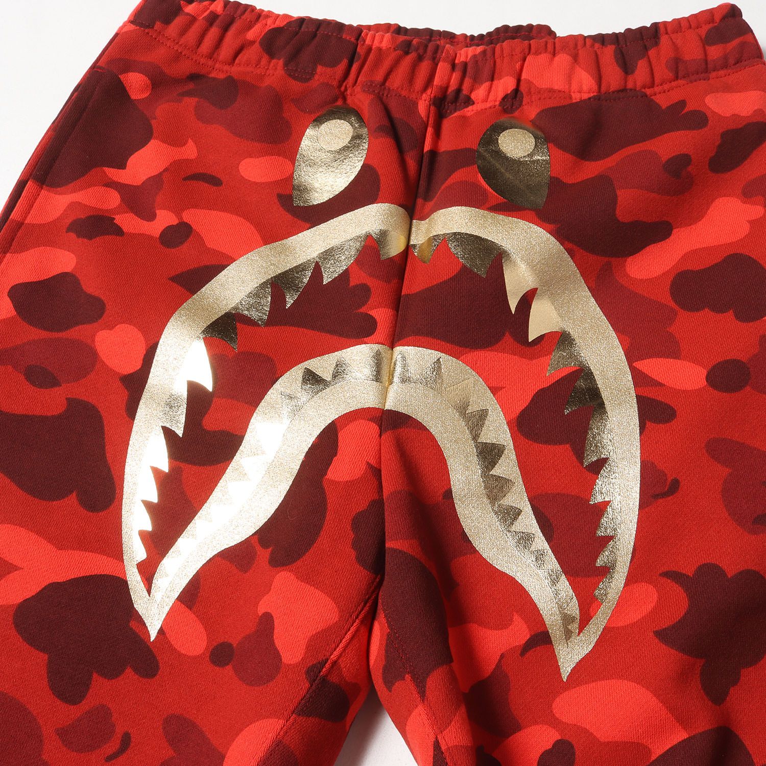 【A BATHING APE】ガチャベルト カモフラ ピンク 猿 BAPE 新品同様 A BATHING APE ア ベイシング エイプ パンツ サイズ:S