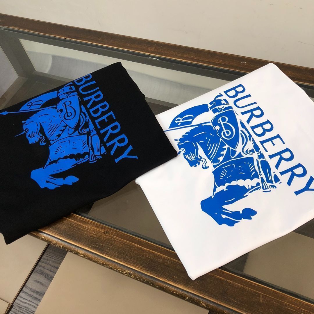 ☆Burberry☆ 『馬上の騎士』刺繍クルーネックコットンTシャツ♪ 本日限定特価】Burberry 戦馬騎士プリント クルーネックTシャツ