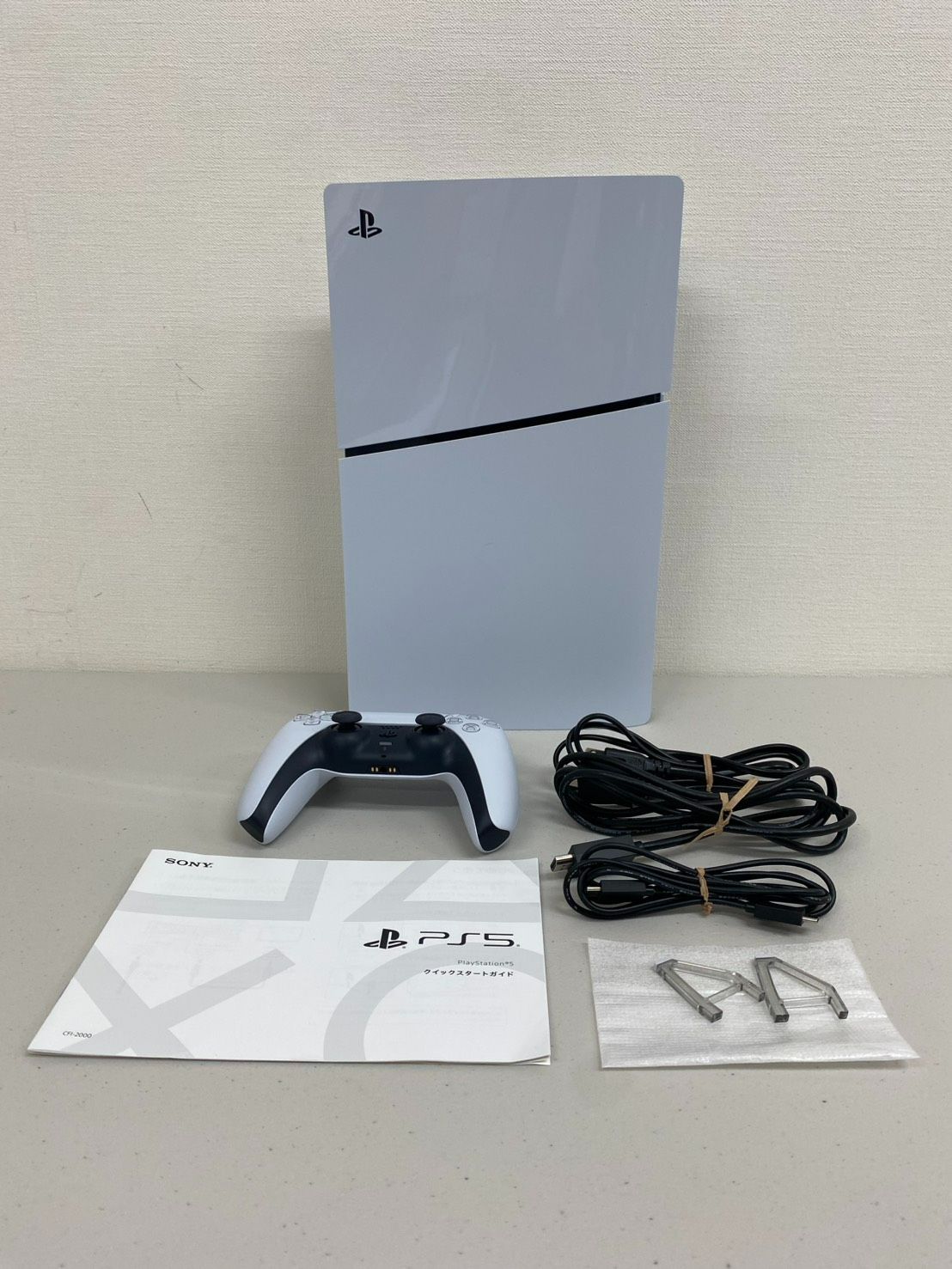 ＳＯＮＹ PlayStation 5 Console CFI-2000A01 プレーステーション5 ゲーム機 ソニー 内蔵SSD 1TB PS5のゲーム体験を実現するテクノロジーや機能はそのままに 小型化と軽量化を実現