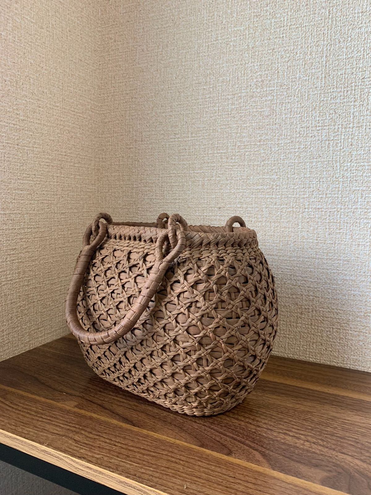 国産山葡萄 籠バッグ 内布付き 乱れ編み、花編み　巾着タイプ内布　円筒形 国産山葡萄 籠バッグ 内布付き 乱れ編み、花編み 巾着タイプ内布 円筒