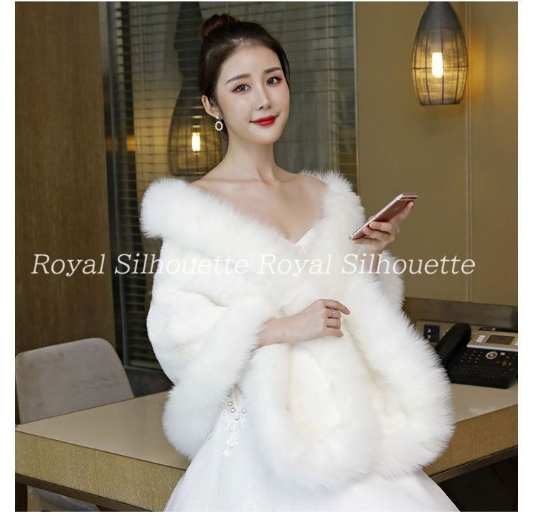 ショール ケープ ファー フェイクファー ホワイト 白 結婚式 花嫁 二次会 パーティー ウェディング フェミニン ガーリー 透け感 豪華 プリンセス 森ガール 冬 コート お呼ばれ 食事会 レディース MERCADOAVALIA_COM_BR