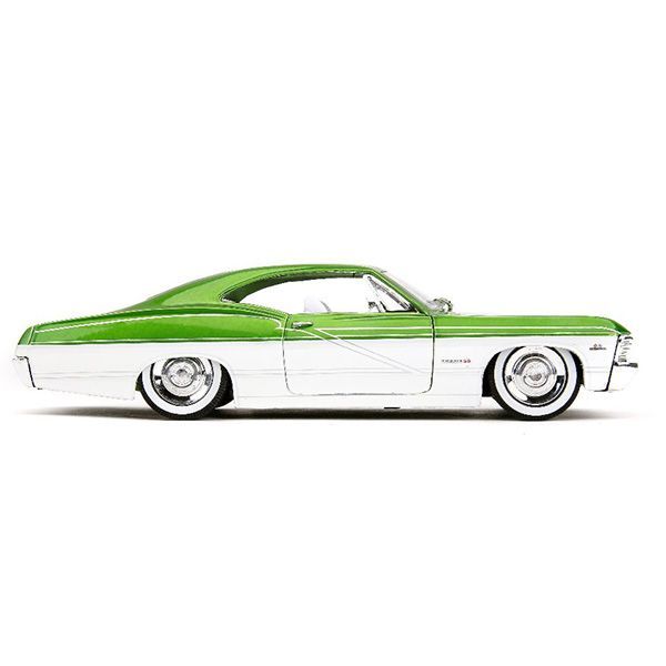 1:24 BTM 1967 Chevy Impala SS ミニカー Amazon.com: Big Time Muscle 1:24 1967 Chevrolet Impala SS