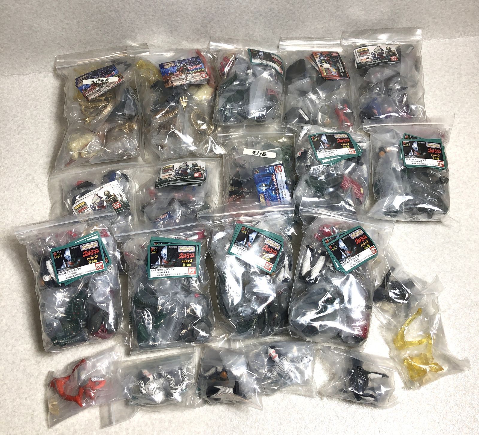 【DH374】ウルトラマン ガチャガチャ カプセルトイ 約100個 セット ソフビ