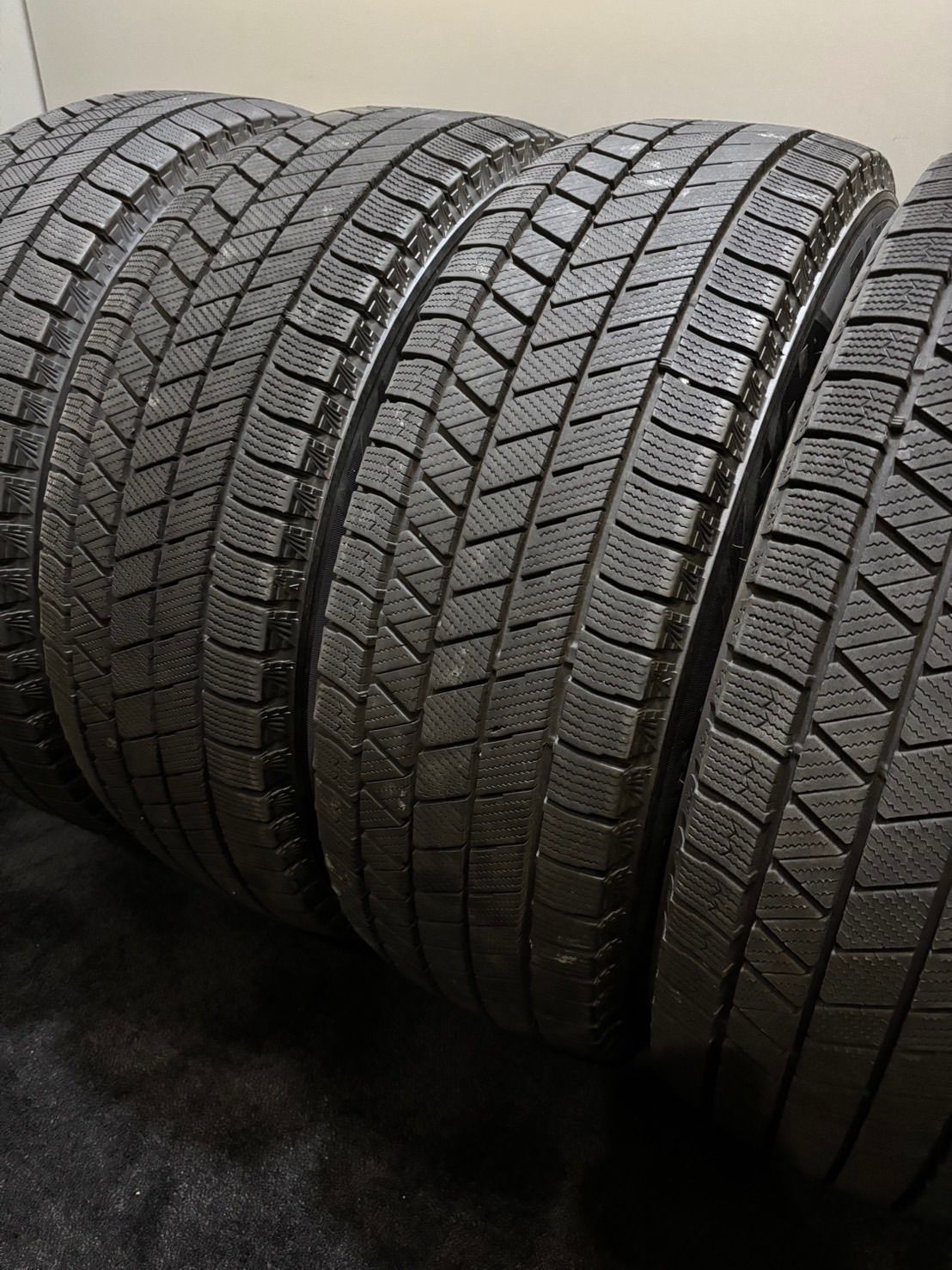 215|65R16 BRIDGESTONE|VRX3 21年製 スタッドレス 4本 ブリヂストン ブリザック アルファード ヴェルファイア 4-J310