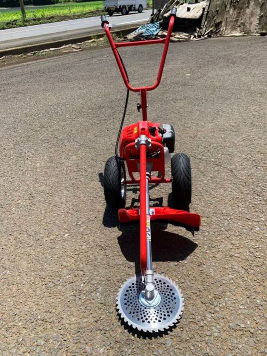 タイヤ付エンジン草刈機 手押し草刈り機　らくらく作業　最強52cc おまけ付き タイヤ付エンジン草刈機 手押し草刈り機 らくらく作業 最強52cc