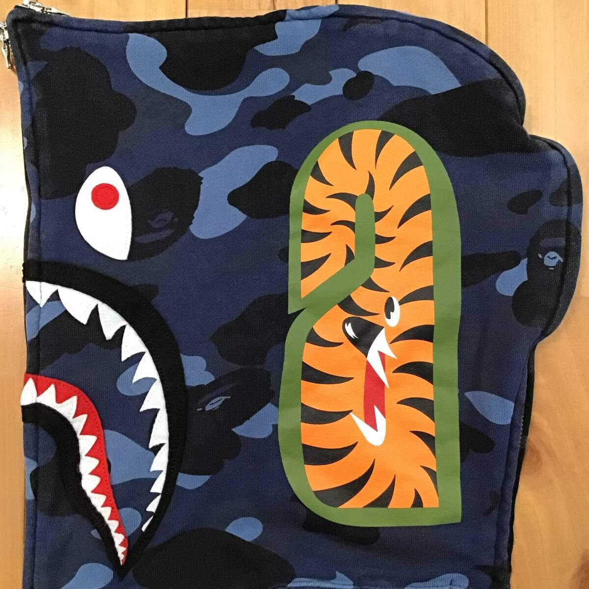 ☆XL☆ Separate shark full zip hoodie Black camo × Blue camo