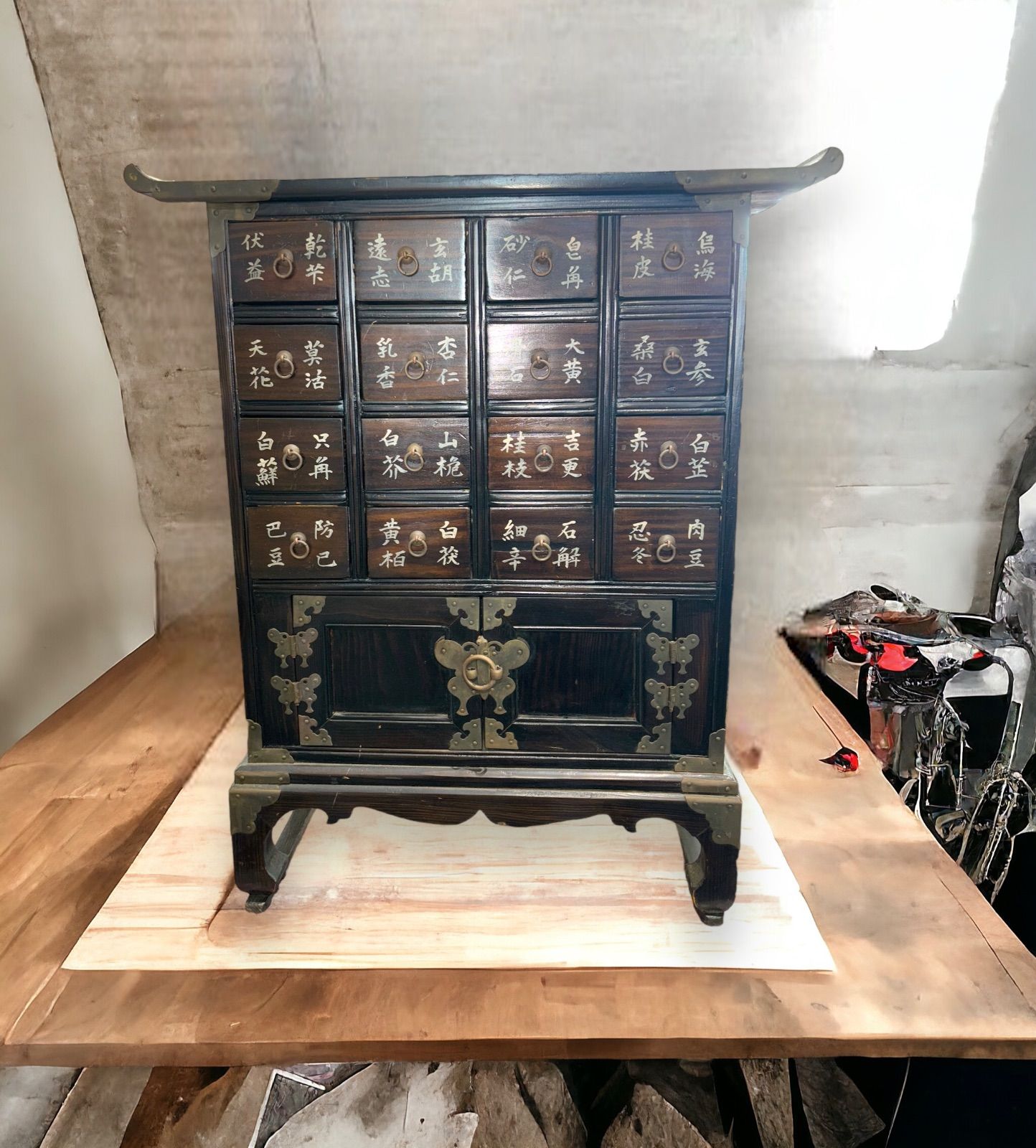 李朝 薬箪笥 ヤクジャン アンティーク 引き出し 戸棚 レトロ 木製　※r2 李朝 薬箪笥 ヤクジャン アンティーク 引き出し 戸棚 レトロ