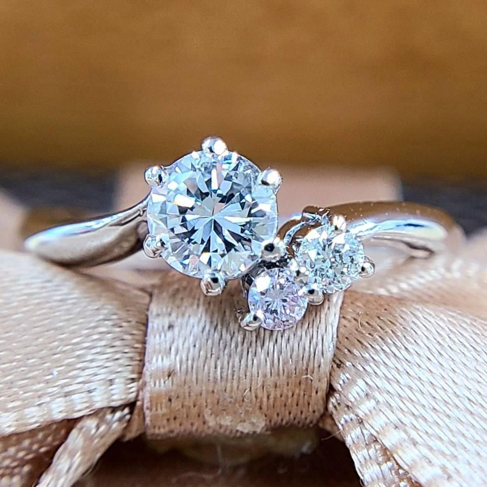 K18WG天然ダイヤモンド「Miss.ヘイロー」プチゴージャスピアス鑑定書付き