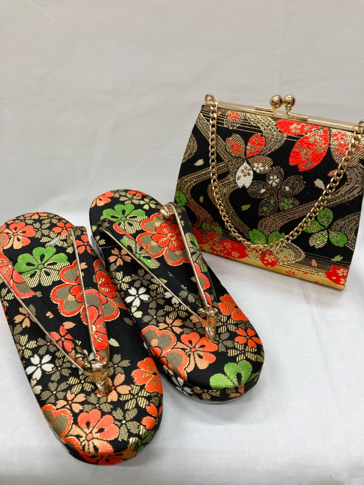 きゅい ガビ・シトロン ジィガントフタ りんごの木の陶板 1972年 ガビ