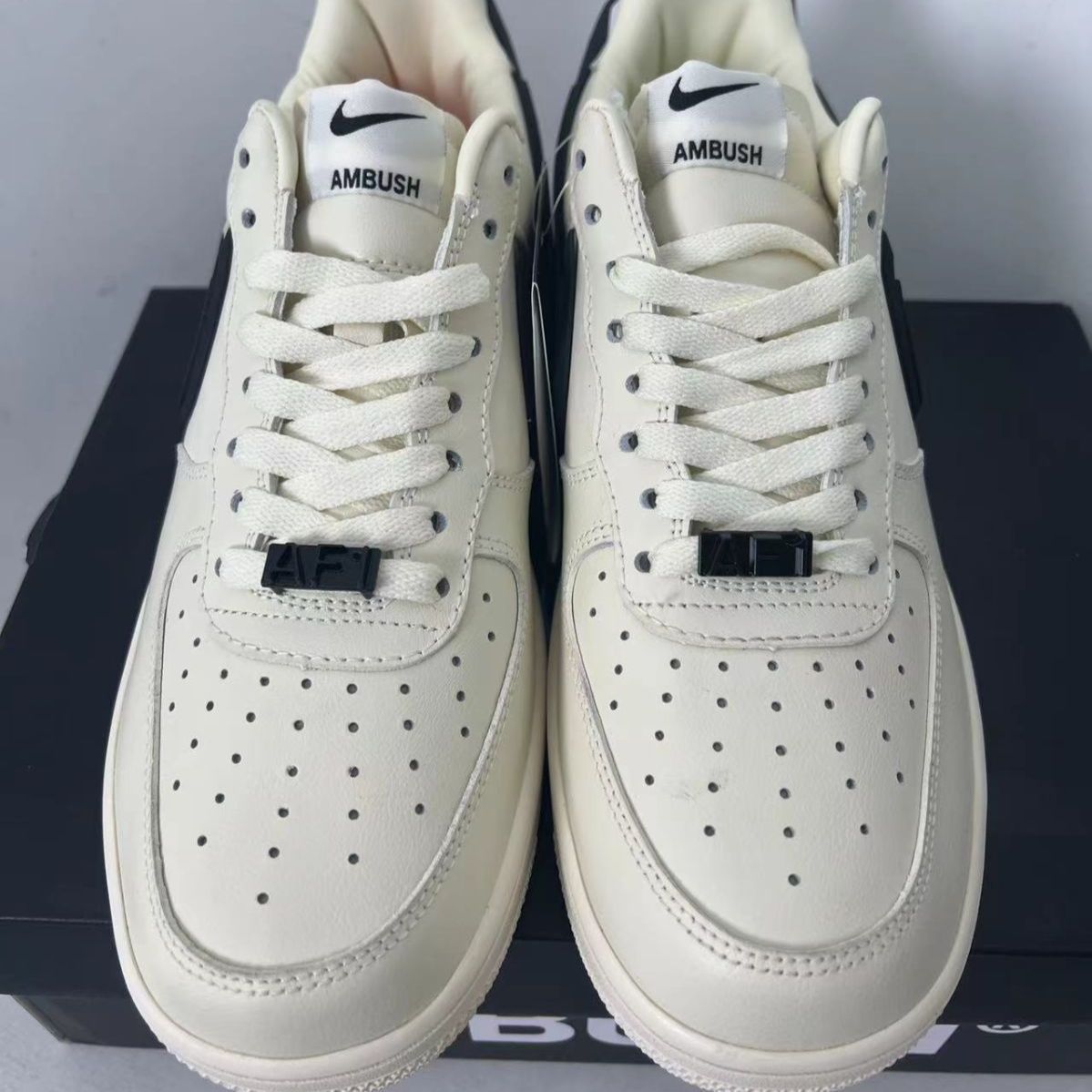 新品未使用ナイキ AMBUSH x Nike Air Force 1 Low スニーカー