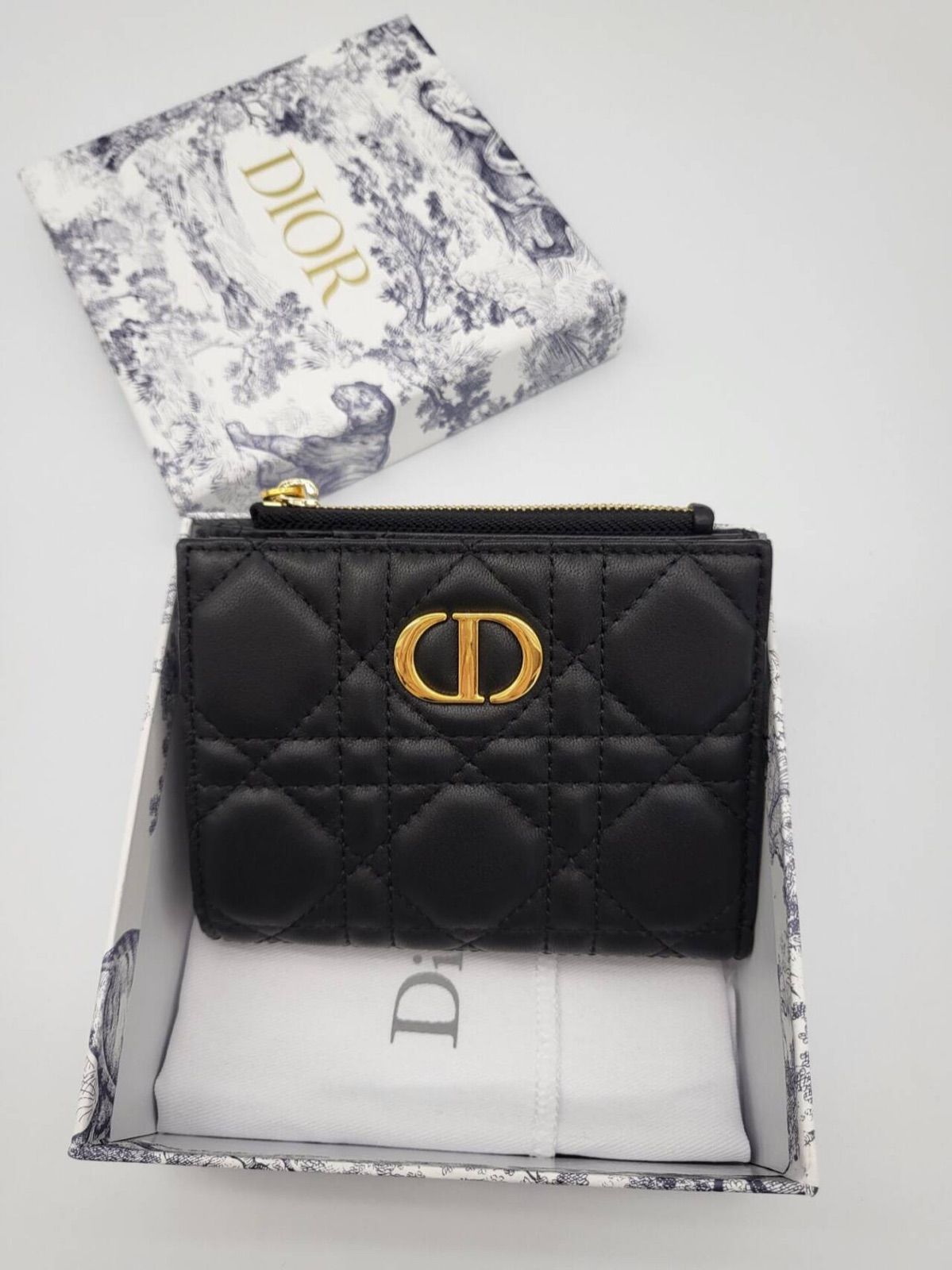 Dior Caro ダリアウォレット