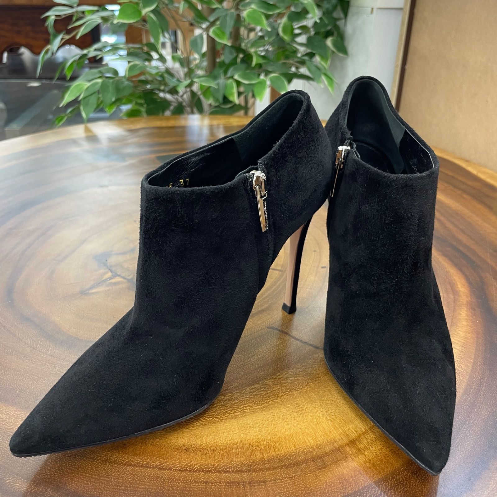 Gianvito Rossi ブラック スエード ブーティ37サイズ② レディース・アンクルブーツ| Gianvito Rossi