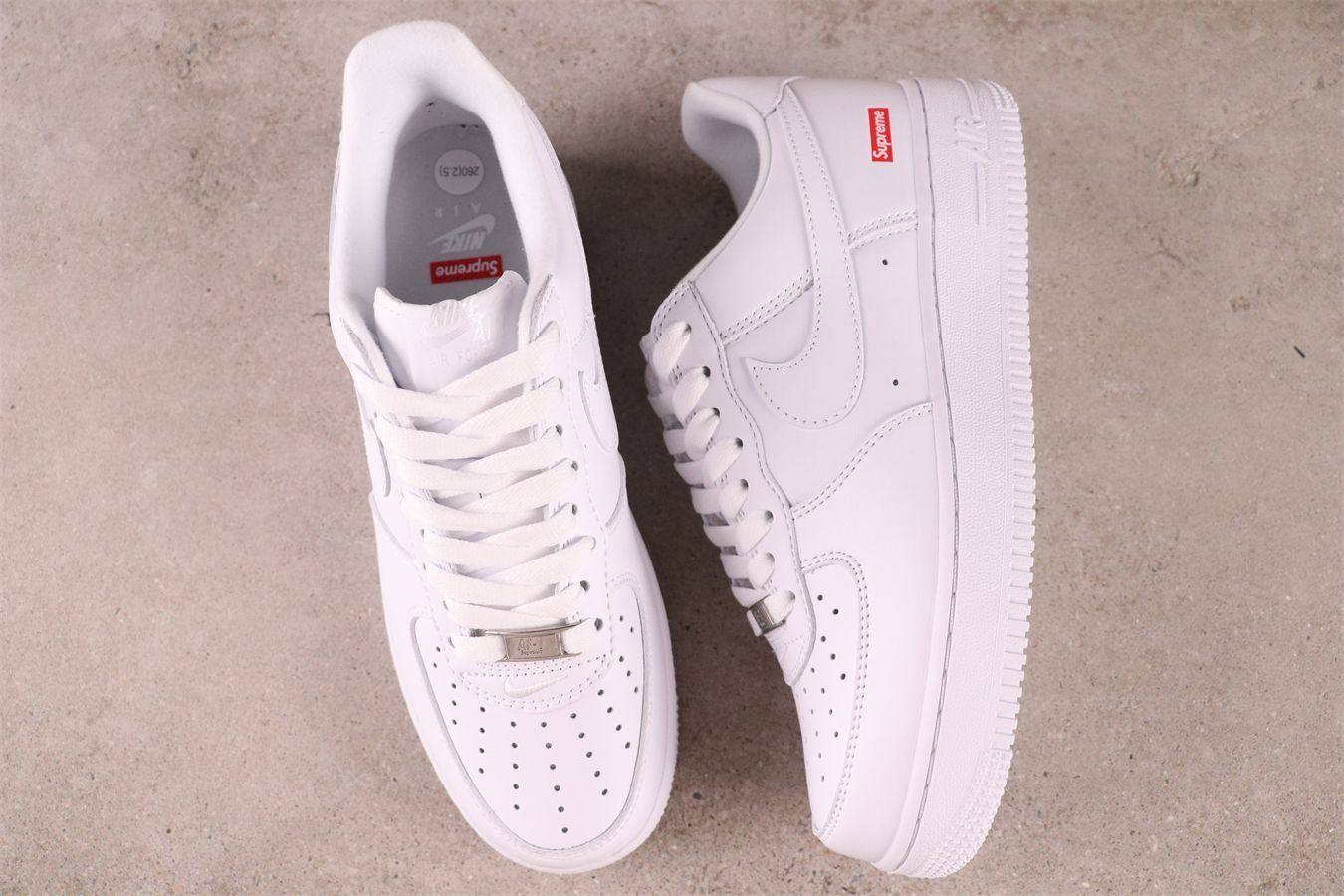 新品未使用 NIKE AIR FORCE 1 LOW / SUPREME WHITE × RED ナイキ エア ...