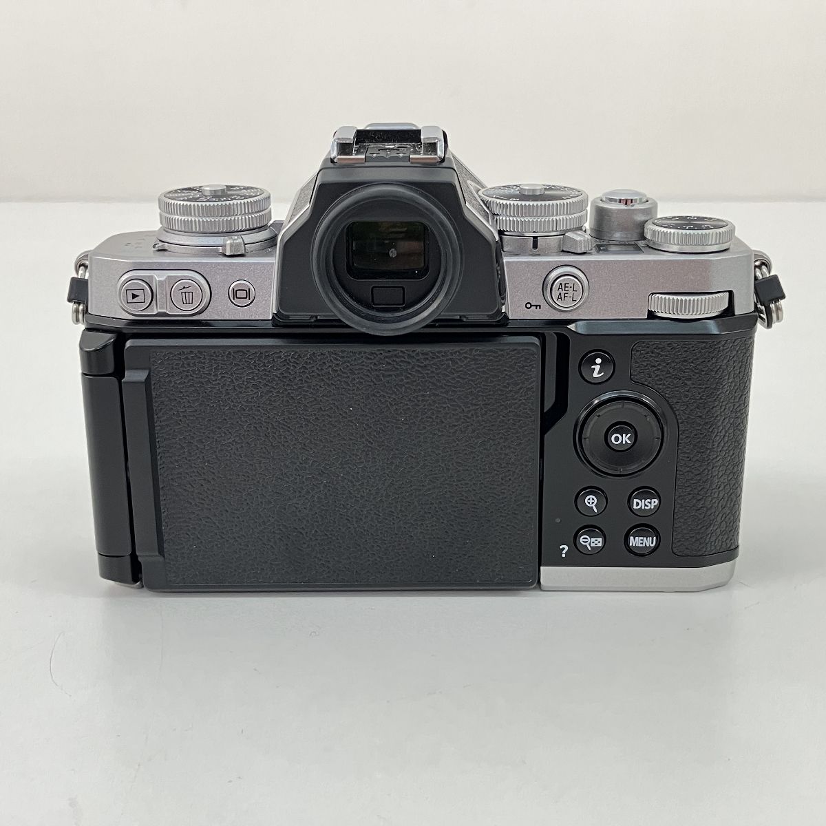 Nikon Z fc ミラーレス 一眼 カメラ ボディ ニコン 中古 美品 Nikon Z fc ミラーレス 一眼 カメラ ボディ ニコン 中古 美品
