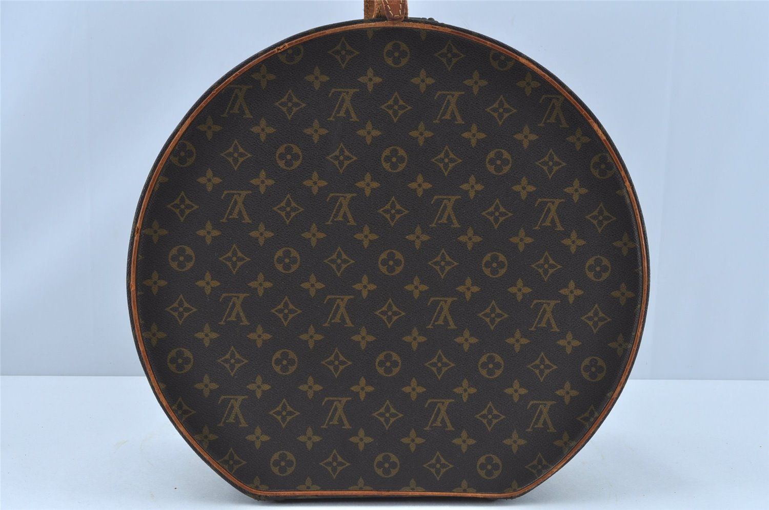 LOUIS VUITTON ルイ・ヴィトン 帽子ケース - メルカリ LOUIS VUITTON ルイ・ヴィトン 帽子ケース - メルカリ