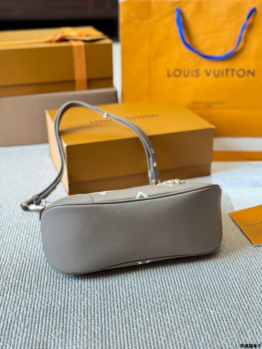 今日特価】LV Boulogne ブローニュ ポストマンバッグ（牛角包