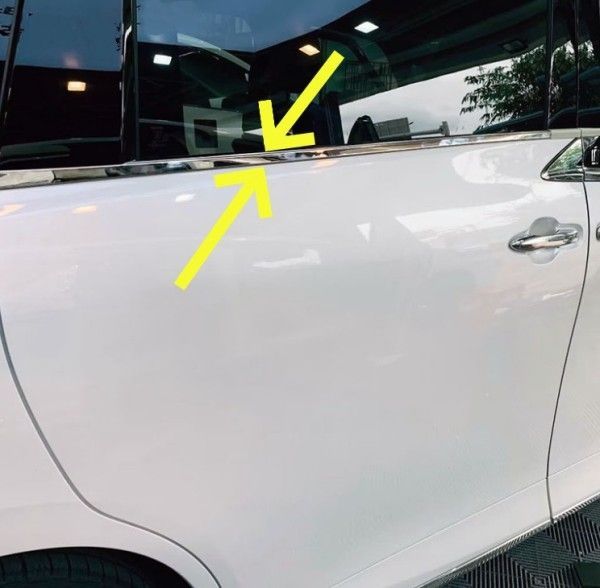 トヨタ アルファード ヴェルファイア 40系 中央ドアウィンドウモール