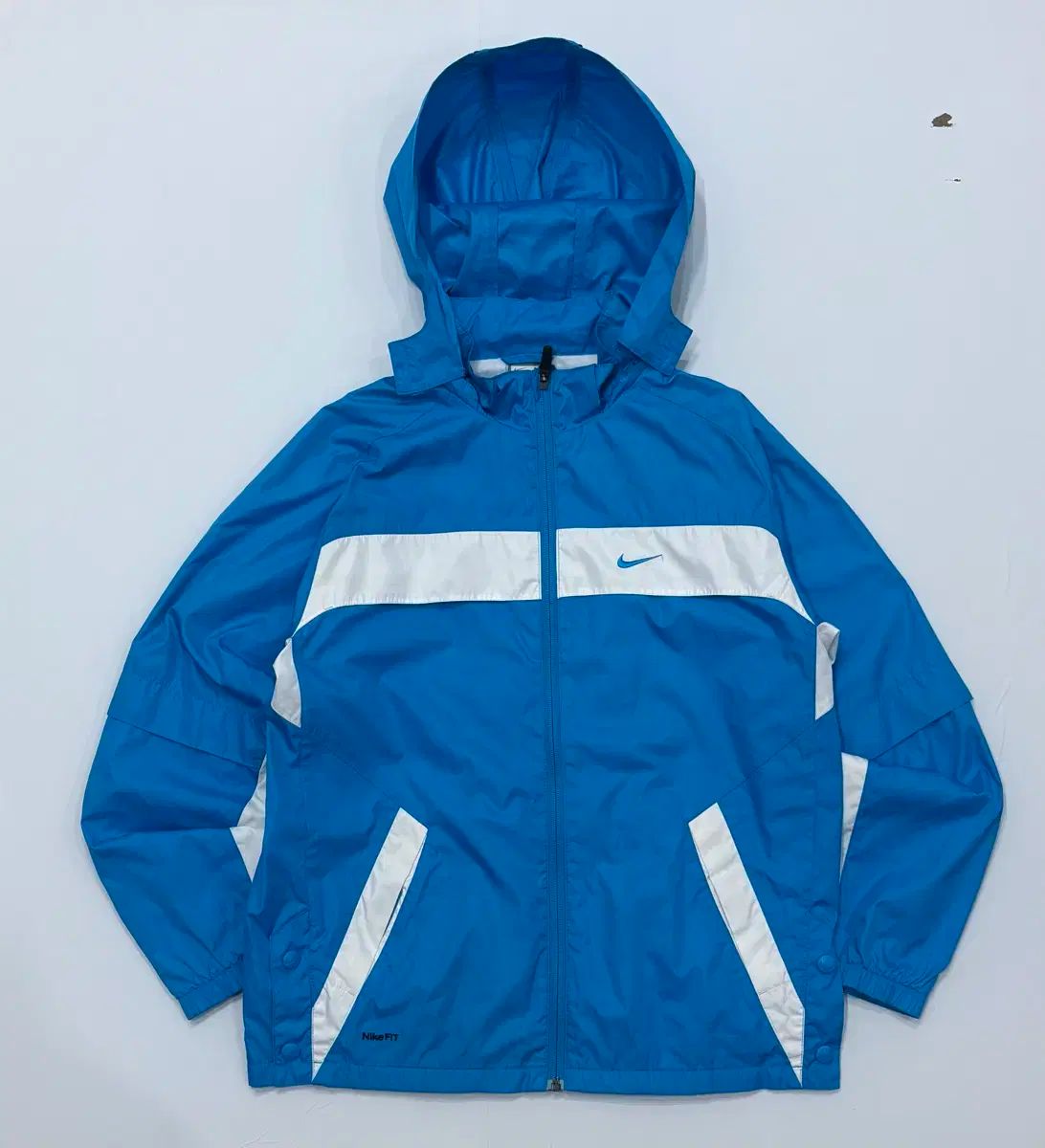 必須アイテム NIKE