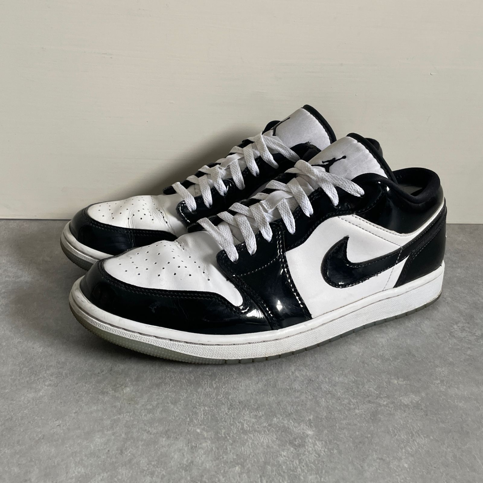 状態良好 JORDAN BRAND AIR JORDAN 1 LOW SE WHITE/BLACK 23SP-I 