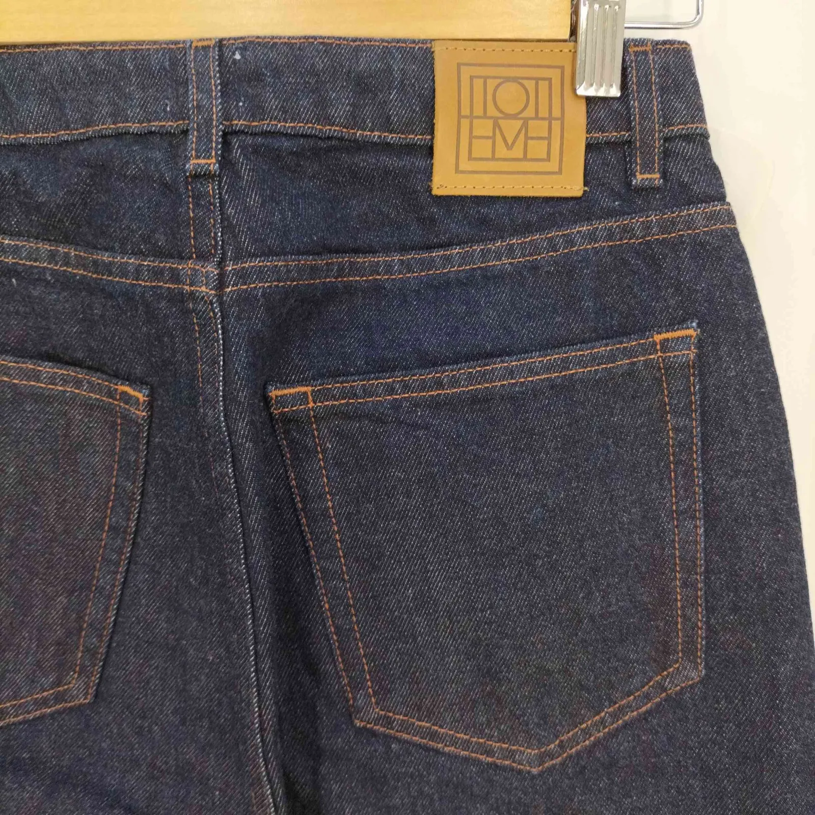 トーテム toteme BARREL LEG DENIM テーパードレッグデニムパンツ 