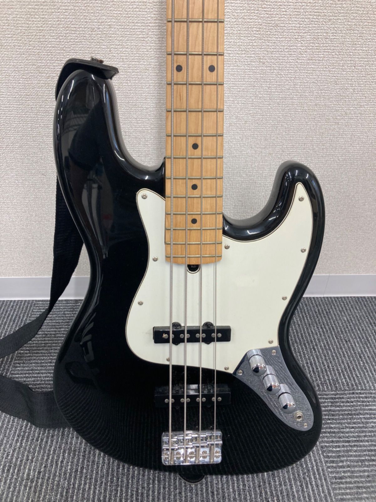 インポート・海外人気ブランド Kramer Jazz Bass ジャズべース タイプ 逆巻きペグ クレーマー ベース