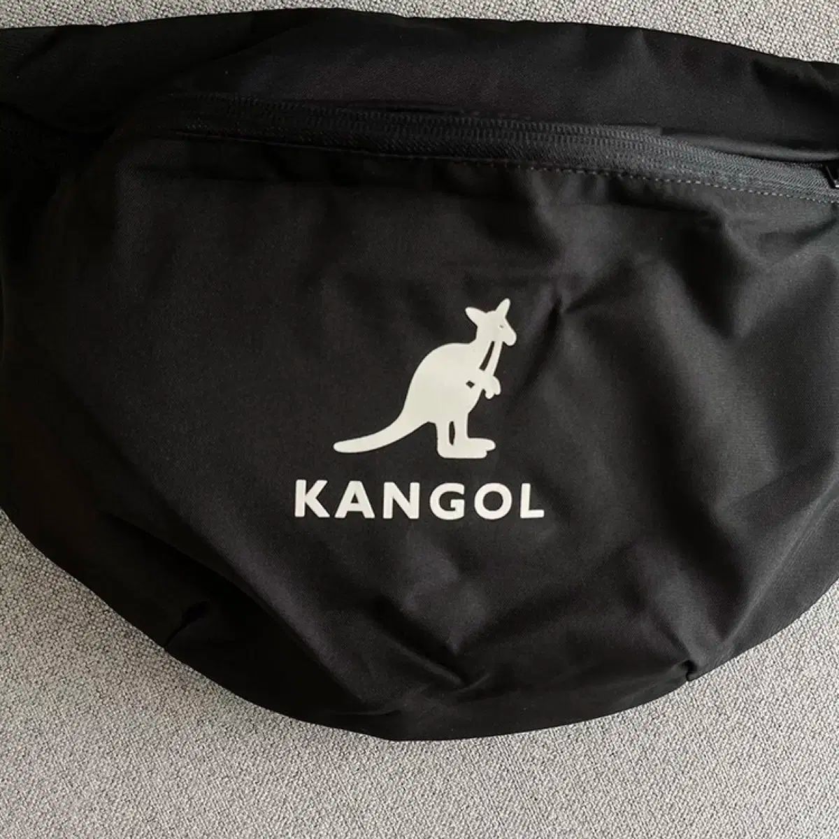 kangol カンゴール ジェリー ラージ スリングバッグ クロスバッグ