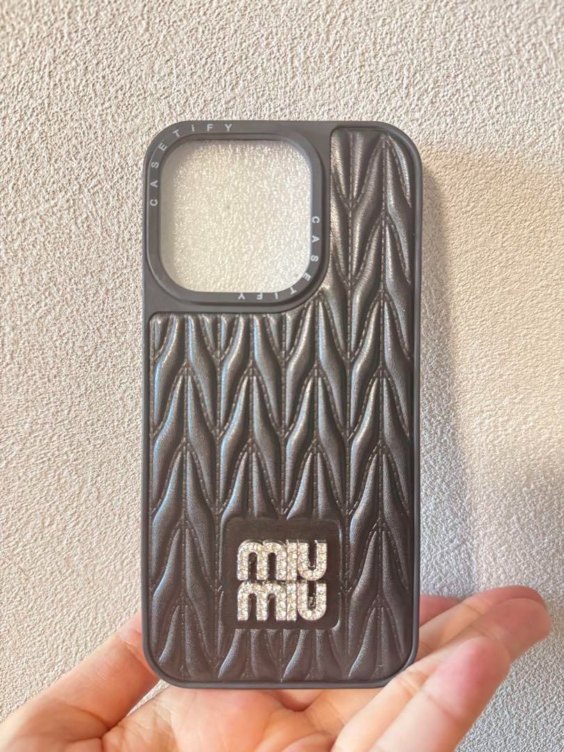 新品未使用】MIU MIU ブラック iPhone ケース - メルカリ
