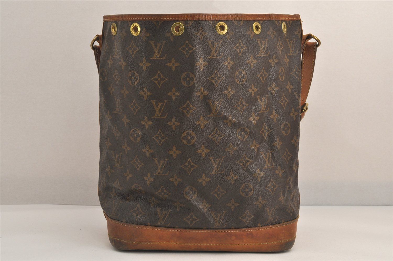 LOUIS VUITTON ルイヴィトン モノグラム ノエ ショルダー巾着型