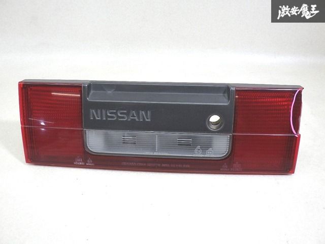 【取付部破損無し】 日産 純正 Z31 フェアレディZ 後期 テール センター リア リヤ ガーニッシュ KOITO 132-24239 棚12-1