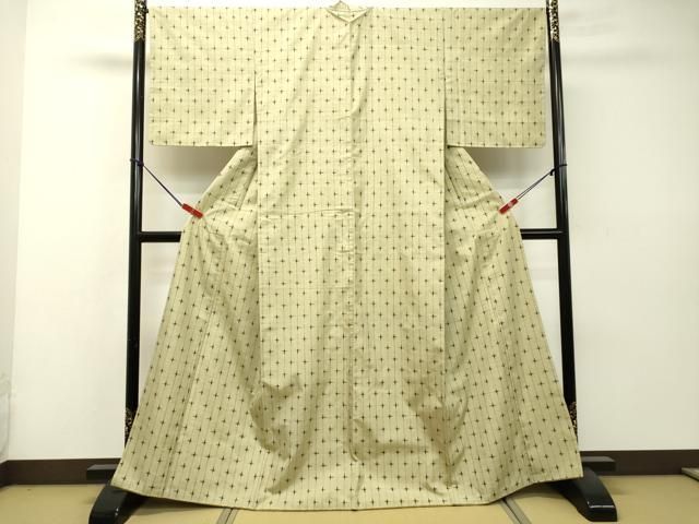 平和屋着物○国指定重要無形文化財 本場久米島紬 手織 十字絣 正絹  