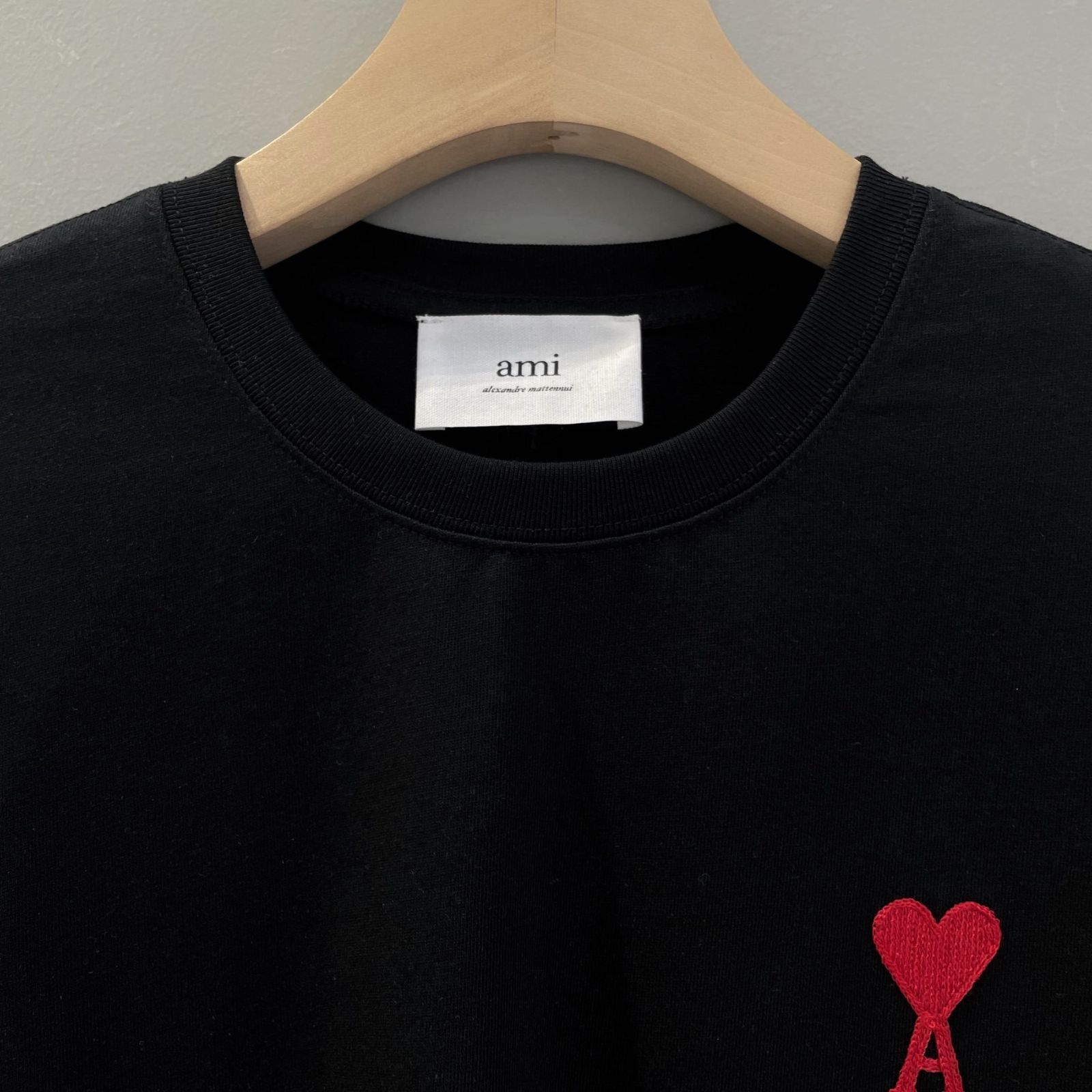 新品・特価】AMI PARIS アミパリス Tシャツ 半袖 黒 赤ハート